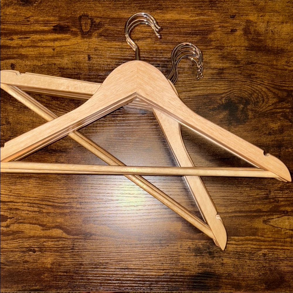 AmberHome Solid Wooden Clothes Hangers 10 Pack   NWOB